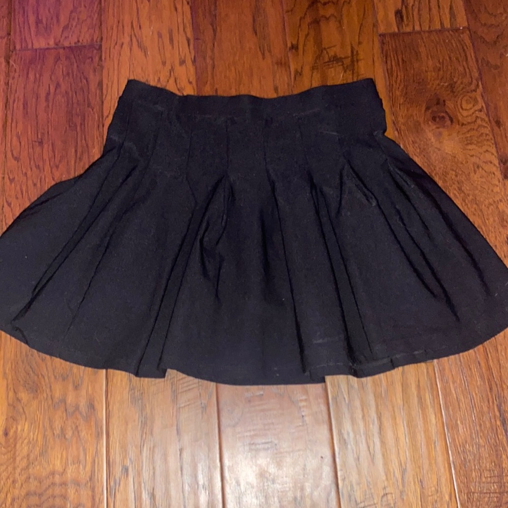 Size small, black, pleaded skirt